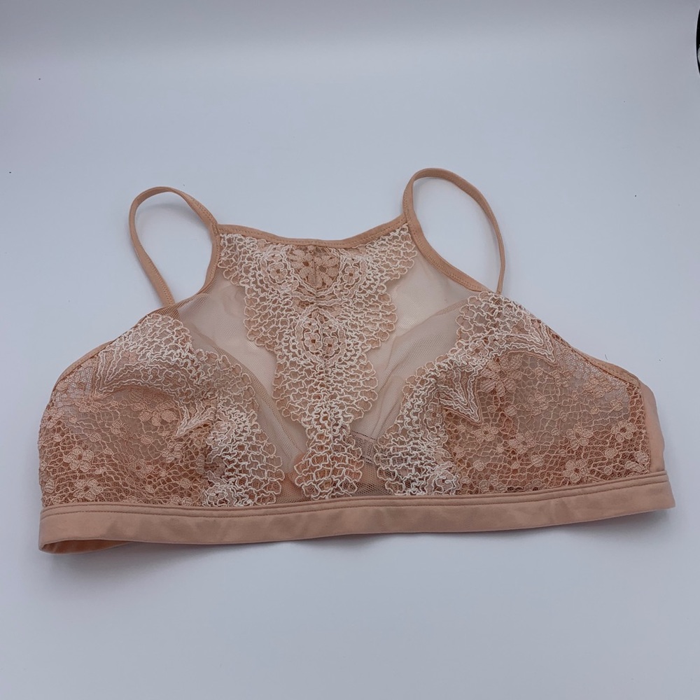 Victoria’s Secret Lace Halter Bralette M, Peach